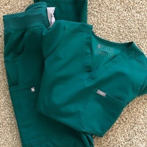 RARE Figs HUNTER GREEN Scrub Set